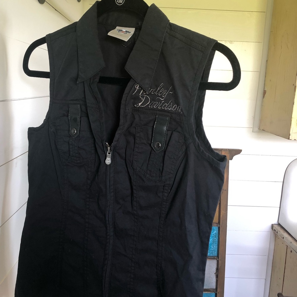 Wear this alone or over a long sleeved t-shirt!